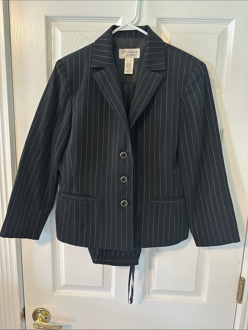 Studio I Women’s  Black Pinstripe Suit (10P)